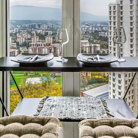 30th Floor, Sky Views, Balcony, Pool, Gym,