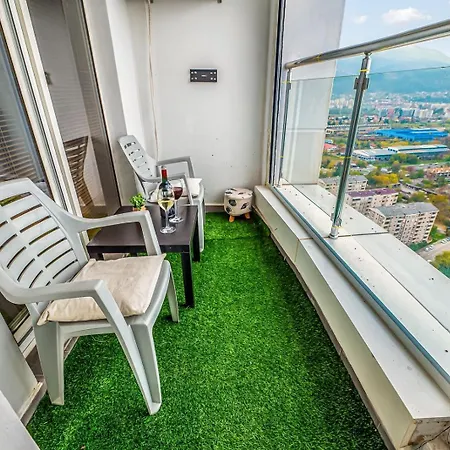 30th Floor, Sky Views, Balcony, Pool, Gym, Апартаменты *