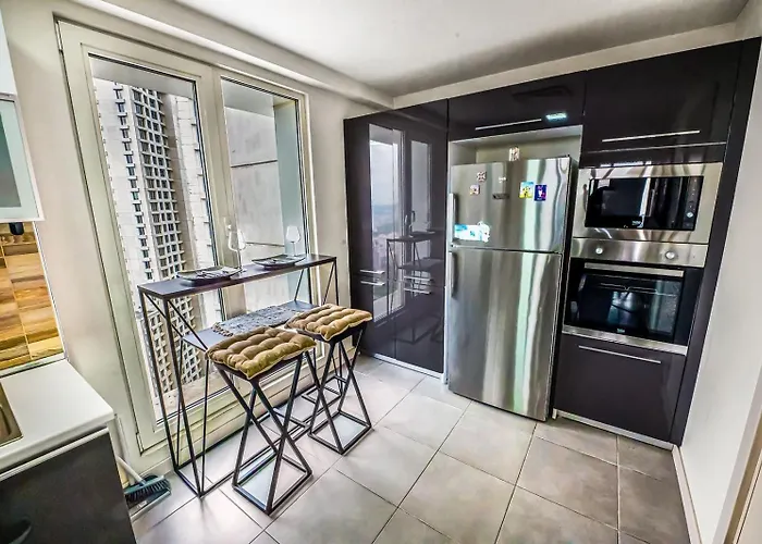 30th Floor, Sky Views, Balcony, Pool, Gym, *