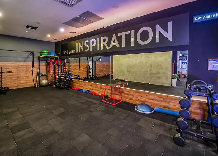 30th Floor, Sky Views, Balcony, Pool, Gym, Appartamento Skopje