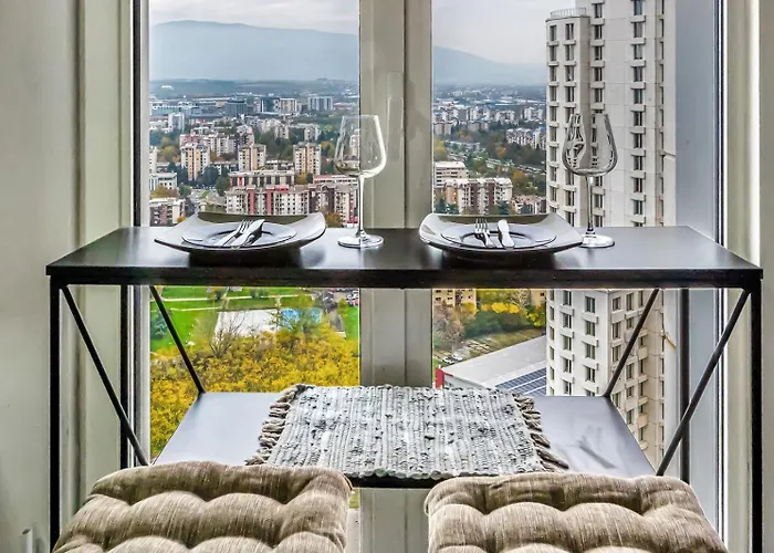 30th Floor, Sky Views, Balcony, Pool, Gym,