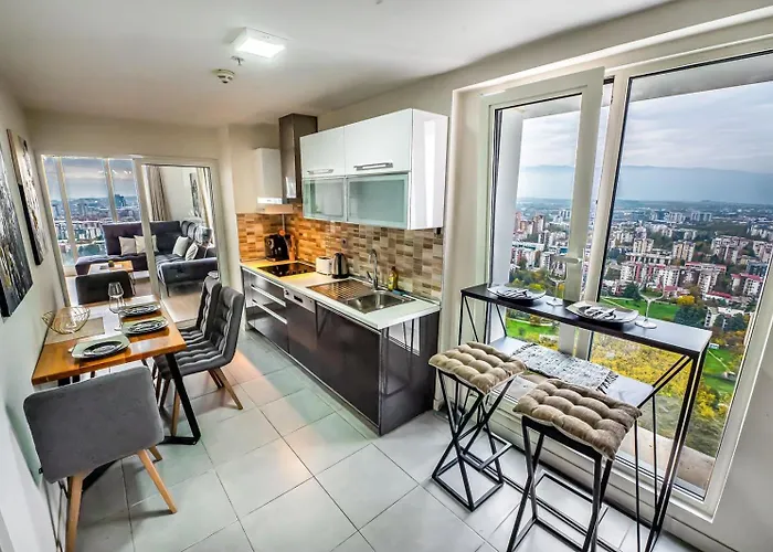 Appartement 30th Floor, Sky Views, Balcony, Pool, Gym,