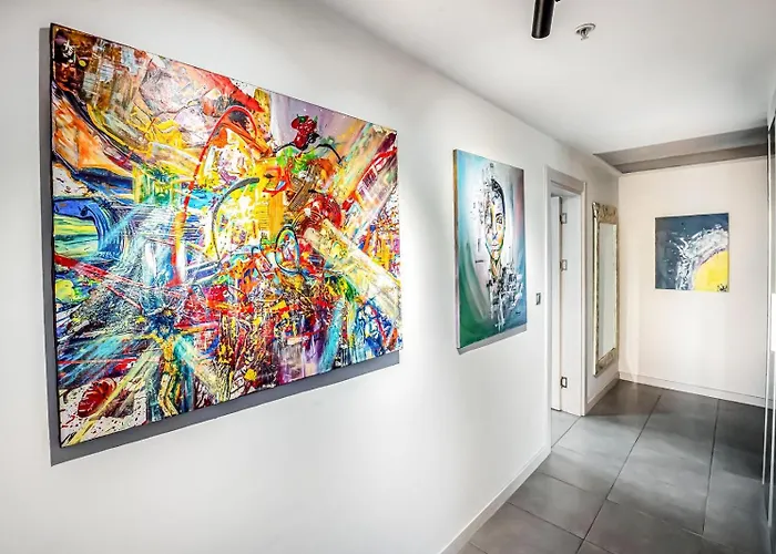 30th Floor, Sky Views, Balcony, Pool, Gym, Appartamento *