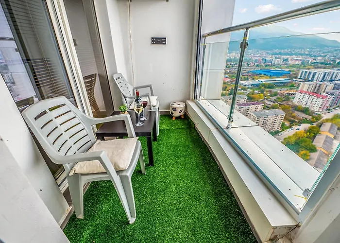 30th Floor, Sky Views, Balcony, Pool, Gym, Appartement *